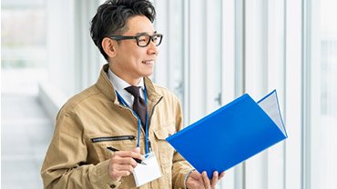 スマートグラスとは？その仕組みや活用シーンについて詳しく解説