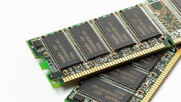 メモリの価格高騰により企業が抱える喫緊の課題と対応策について